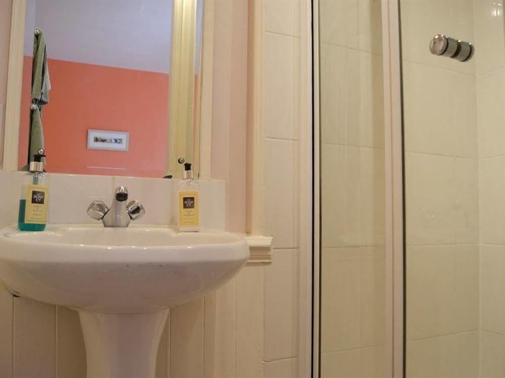 Bed and Breakfast Ashleigh House Уиндермир Экстерьер фото
